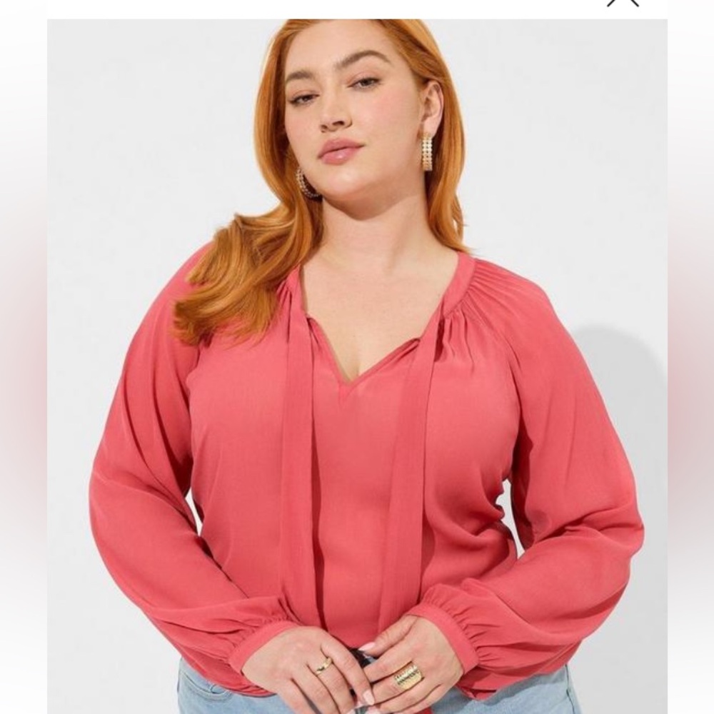 NWT Torrid Crinkle Raglan Tie Front Blouse (22-24)